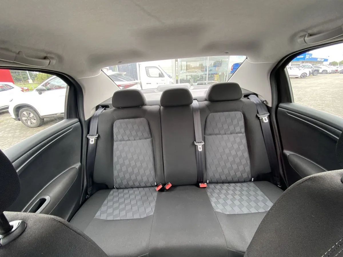 Citroen C-Elysee 1.5 Feel Pack Hdi Diesel 4x2 100 Bvm Mt 4p año 2024