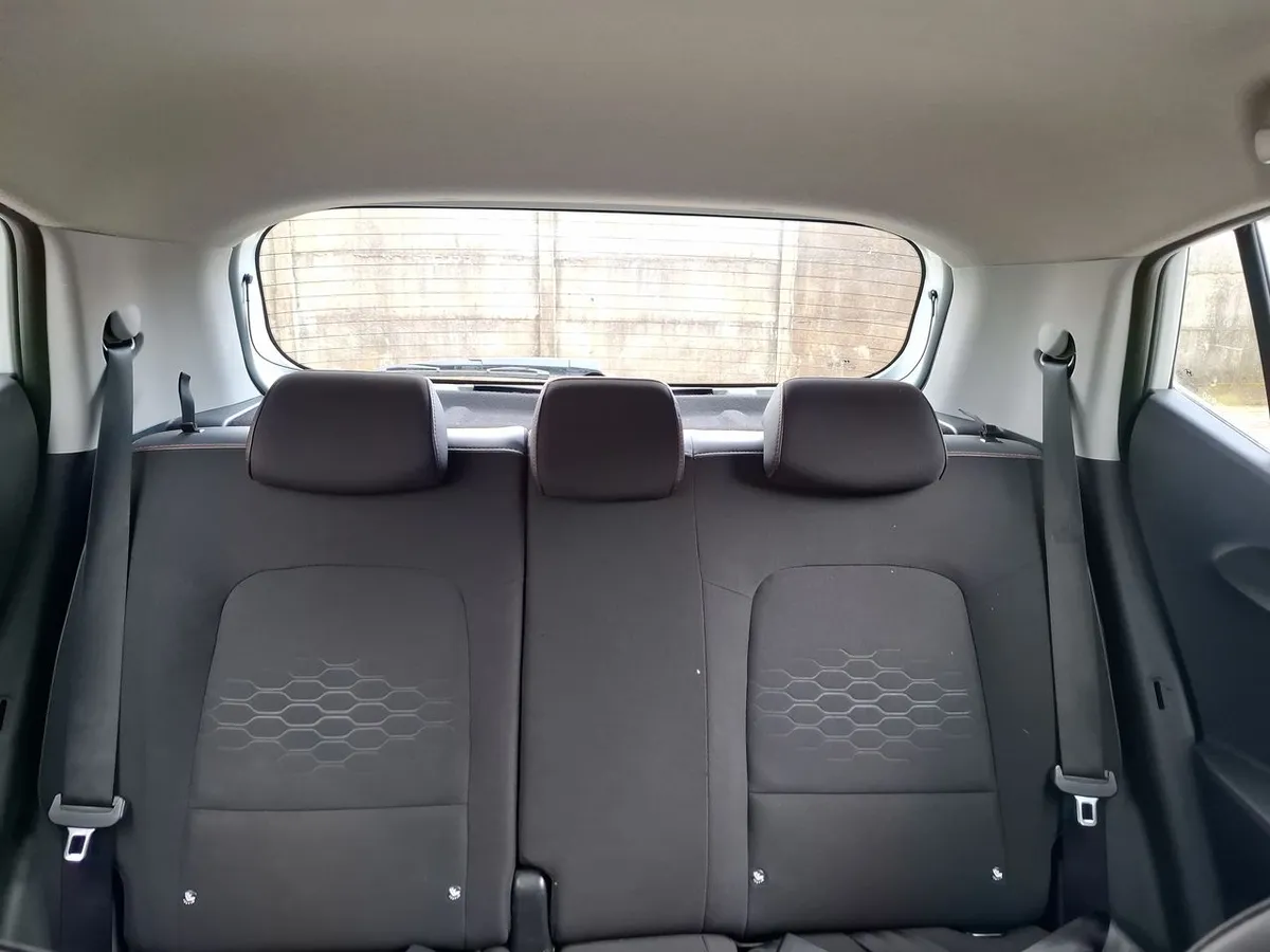 Hyundai Grand I10 1.2 Plus 4x2 Hb Mt 5p año 2024