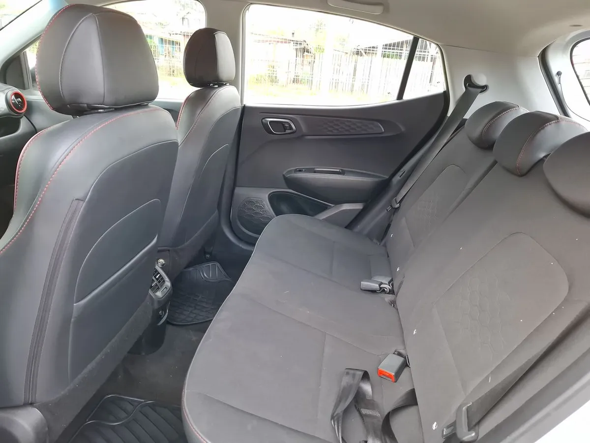 Hyundai Grand I10 1.2 Plus 4x2 Hb Mt 5p año 2024