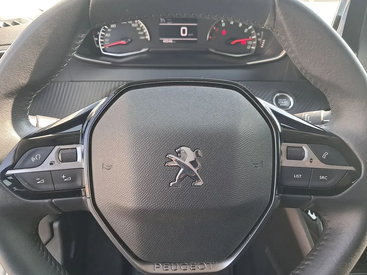 Peugeot 2008 1.2 Active Puretech 130 4x2 Mt 5p año 2022
