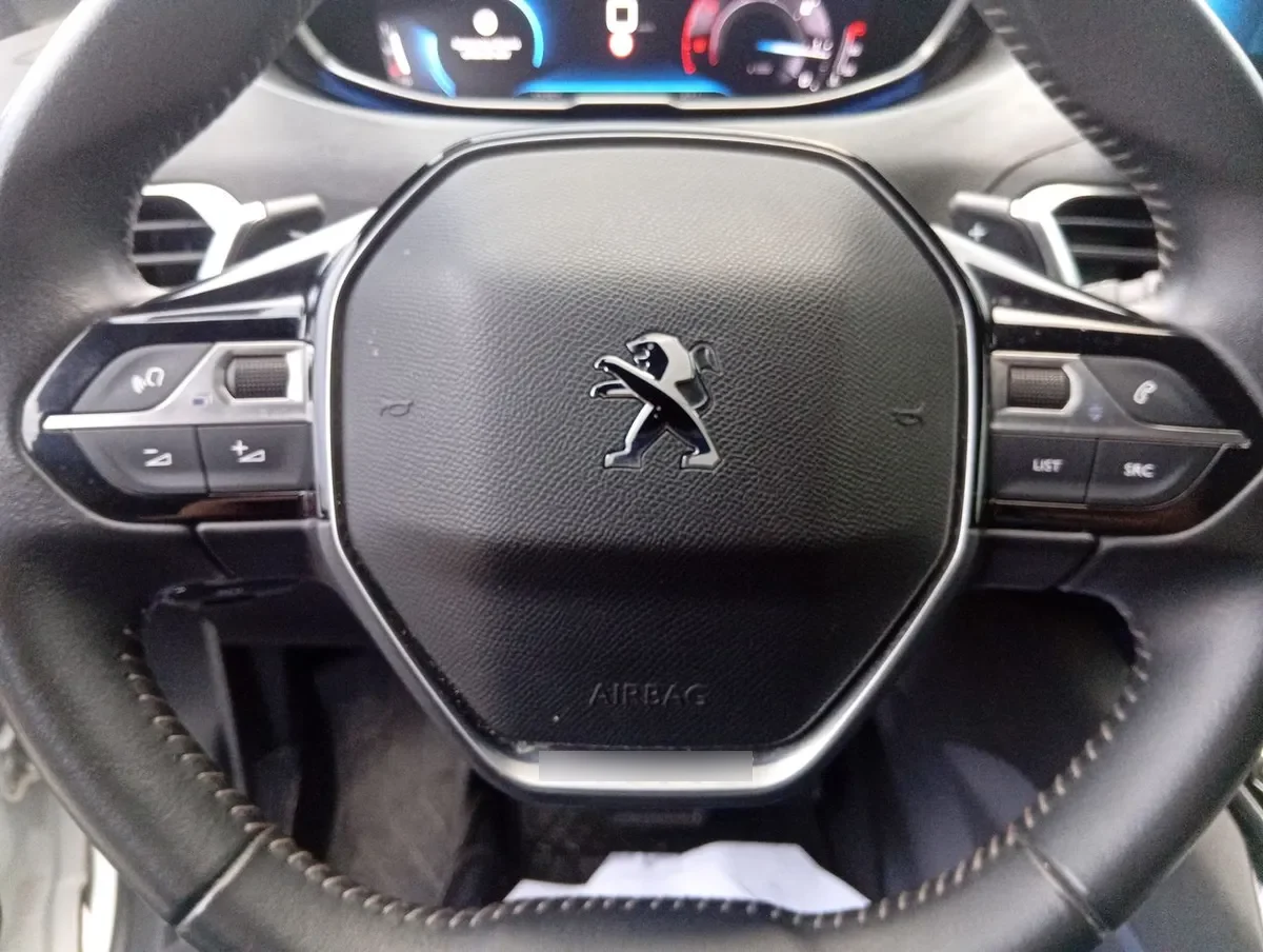 Peugeot 3008 1.5 Allure Pack Bluehdi 130 4x2 Eat8 5p año 2024
