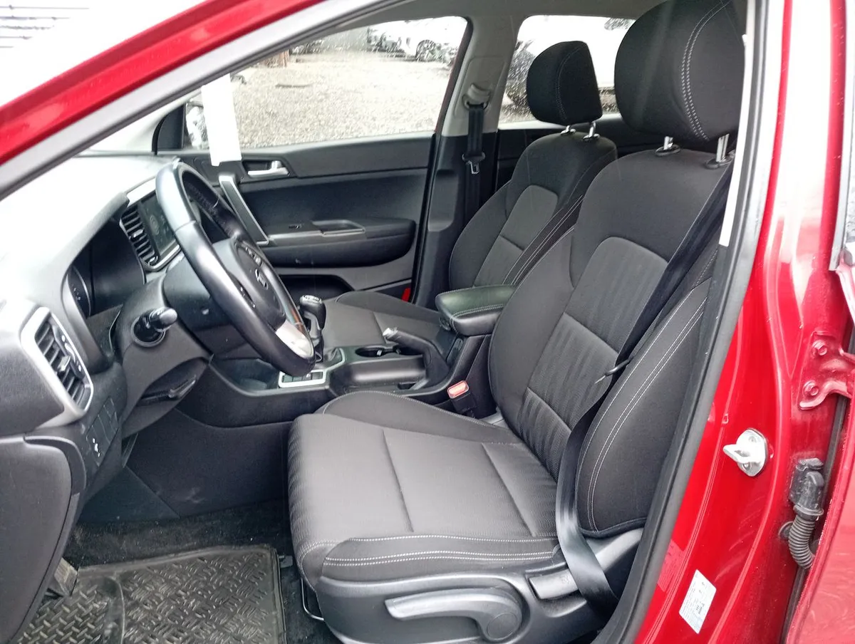 Kia Sportage 2.0 Lx 2wd 6mt 5p año 2020