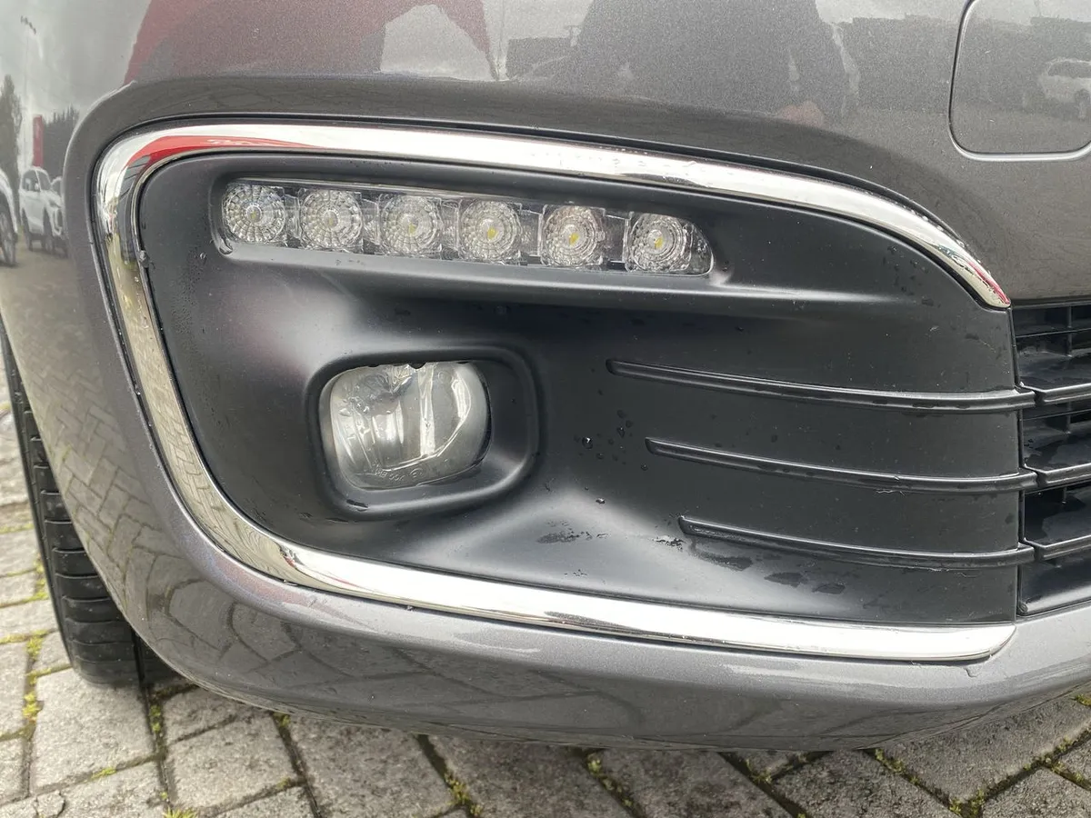 Citroen C-Elysee 1.5 Feel Pack Hdi Diesel 4x2 100 Bvm Mt 4p año 2024