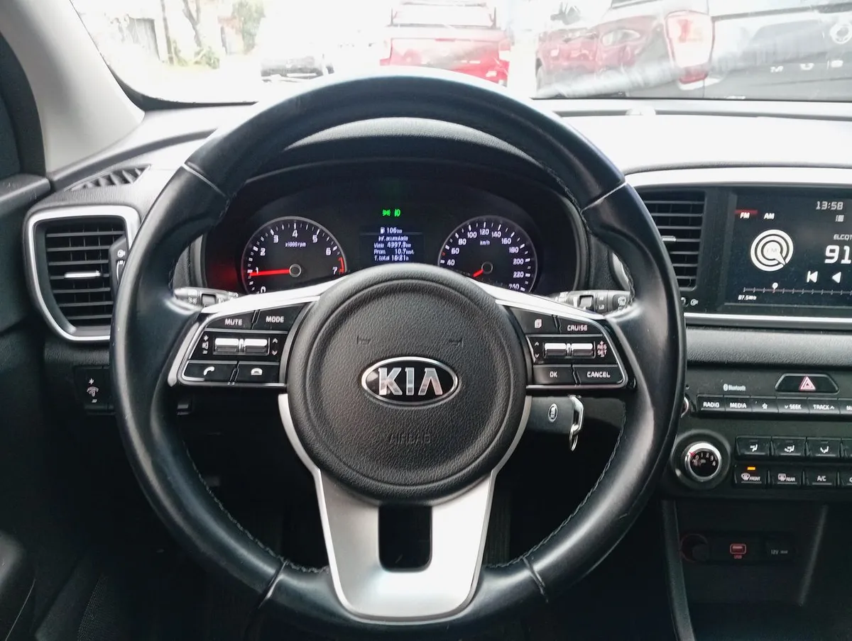 Kia Sportage 2.0 Lx 2wd 6mt 5p año 2020