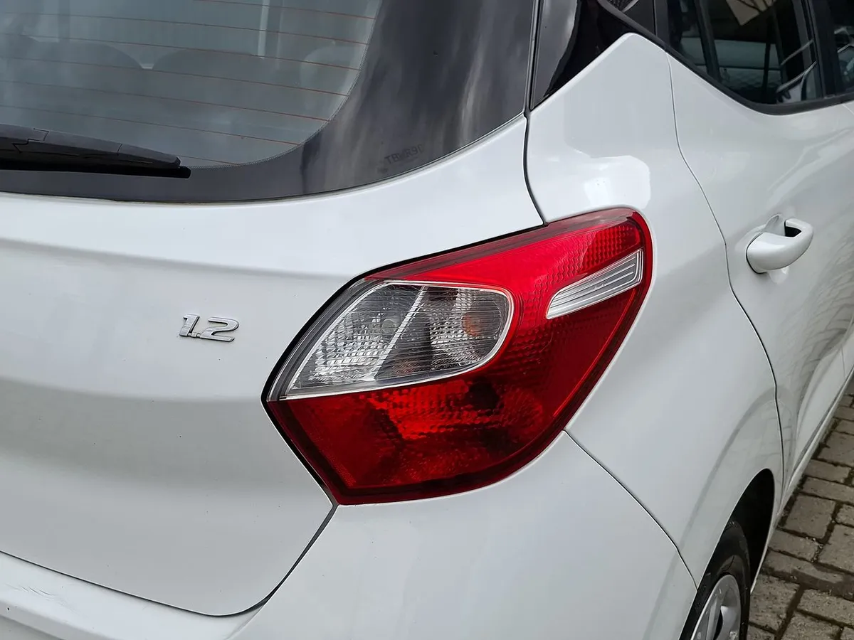 Hyundai Grand I10 1.2 Plus 4x2 Hb Mt 5p año 2024