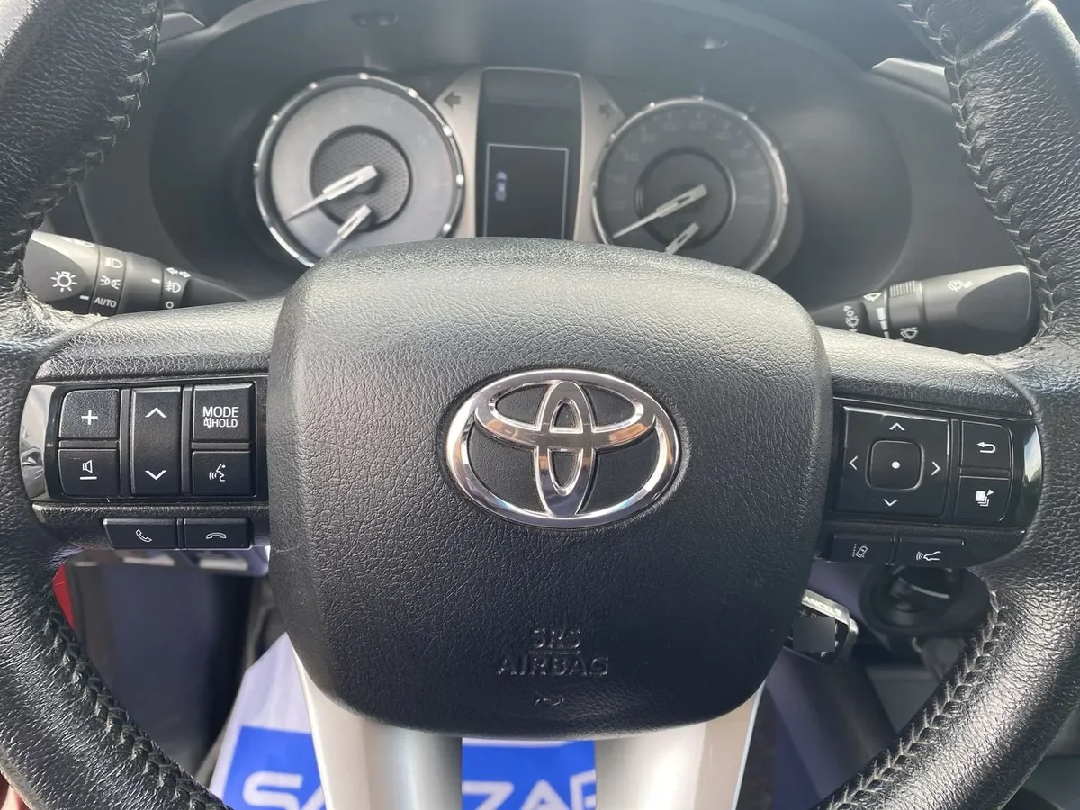 Toyota Hilux 2.8 Srv Diesel 4x4 Dob. Cab. At 4p año 2024