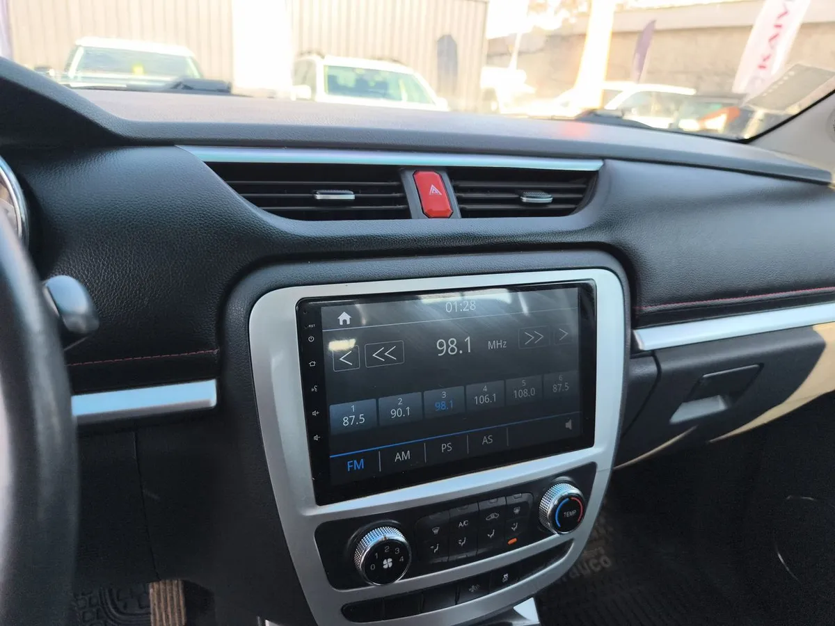 JAC T8 2.0 Comfort 4x2 Diesel Mt 4p año 2022