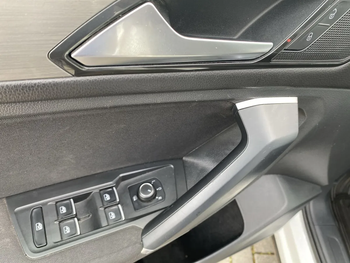 Volkswagen Tiguan 2.0 Tdi Comfortline Diesel 4motion 4x4 150hp 7a At 5p año 2019
