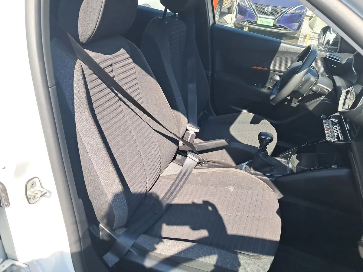 Peugeot 2008 1.2 Active Puretech 130 4x2 Mt 5p año 2022