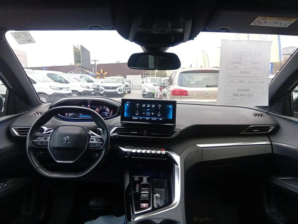 Peugeot 3008 1.5 Allure Pack Bluehdi 130 4x2 Eat8 5p año 2024