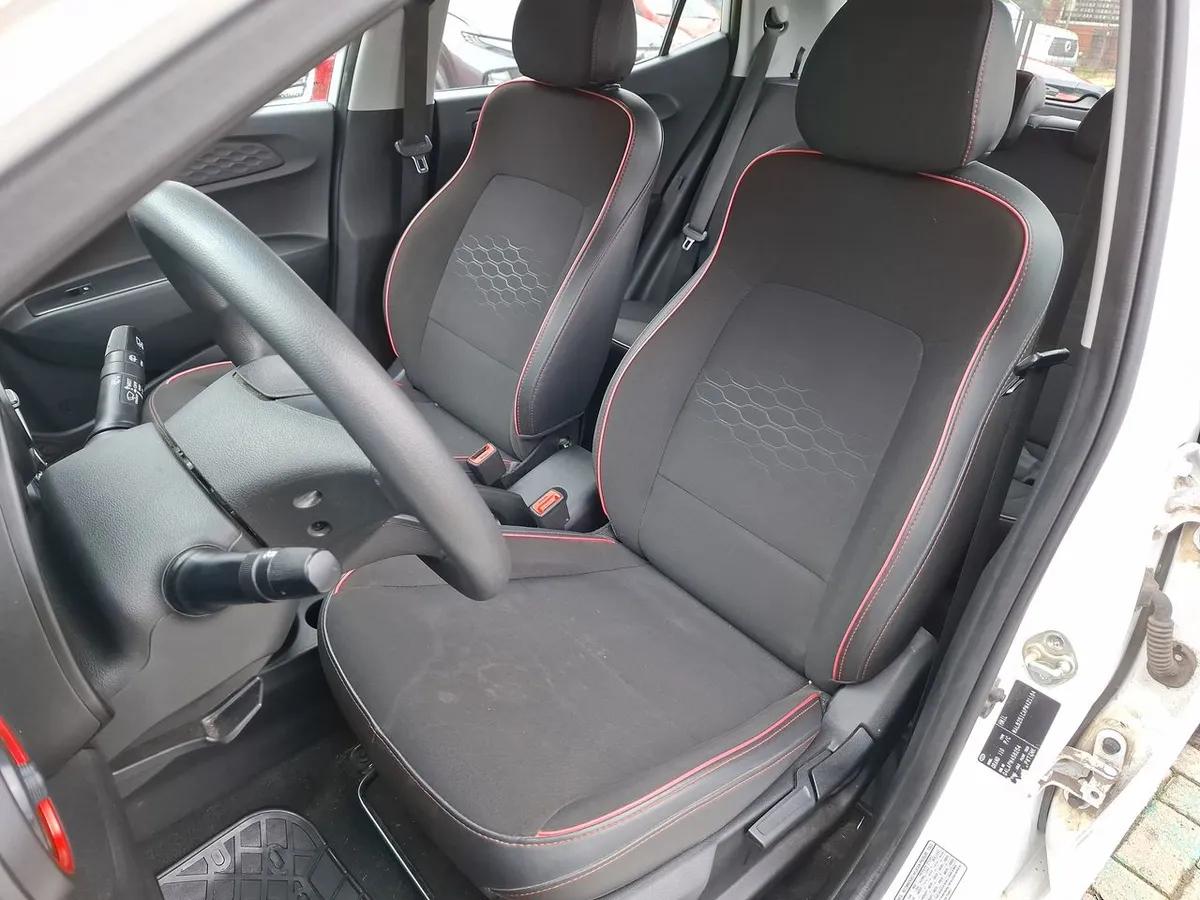 Hyundai Grand I10 1.2 Plus 4x2 Hb Mt 5p año 2024