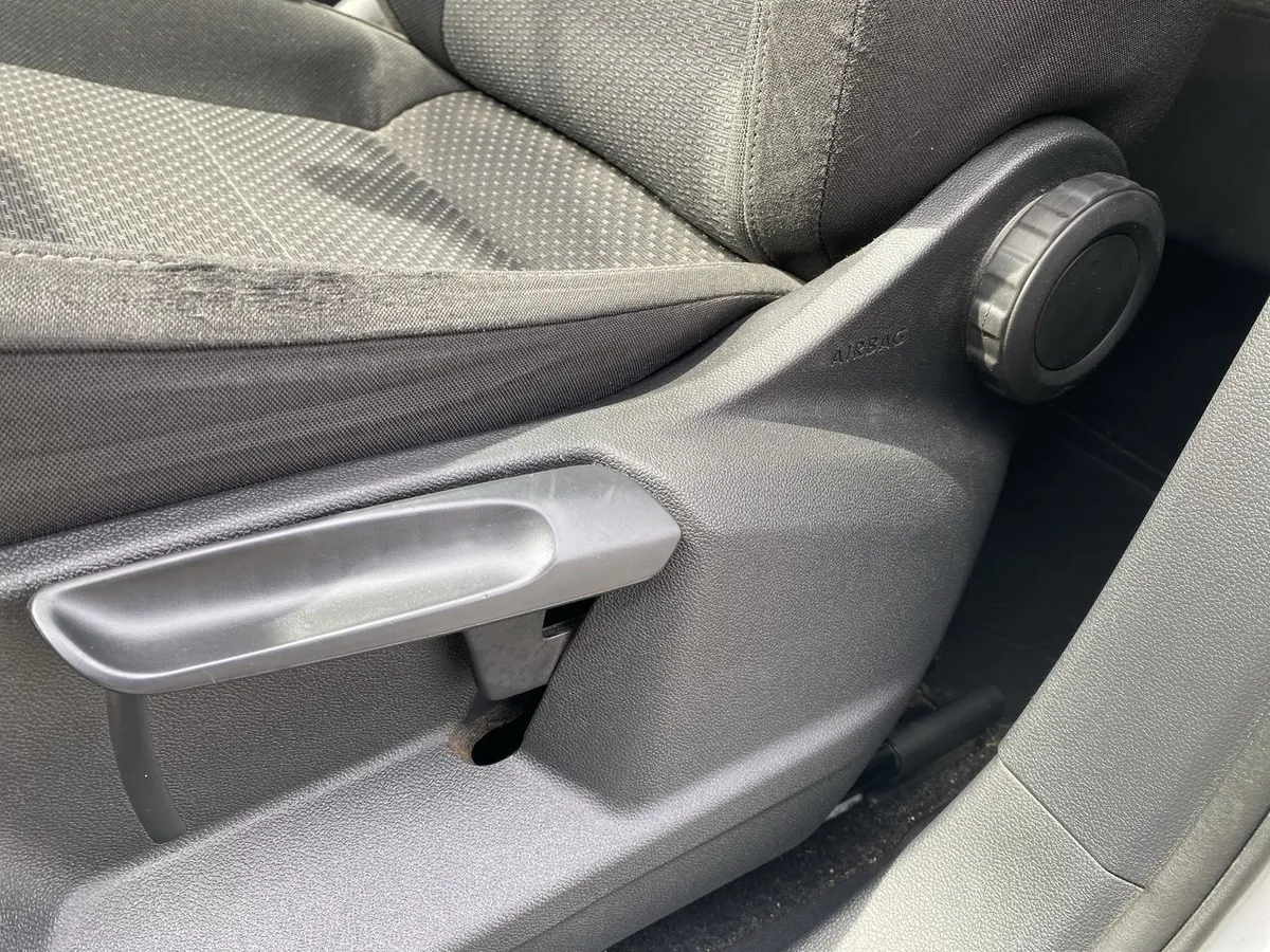 Volkswagen Tiguan 2.0 Tdi Comfortline Diesel 4motion 4x4 150hp 7a At 5p año 2019