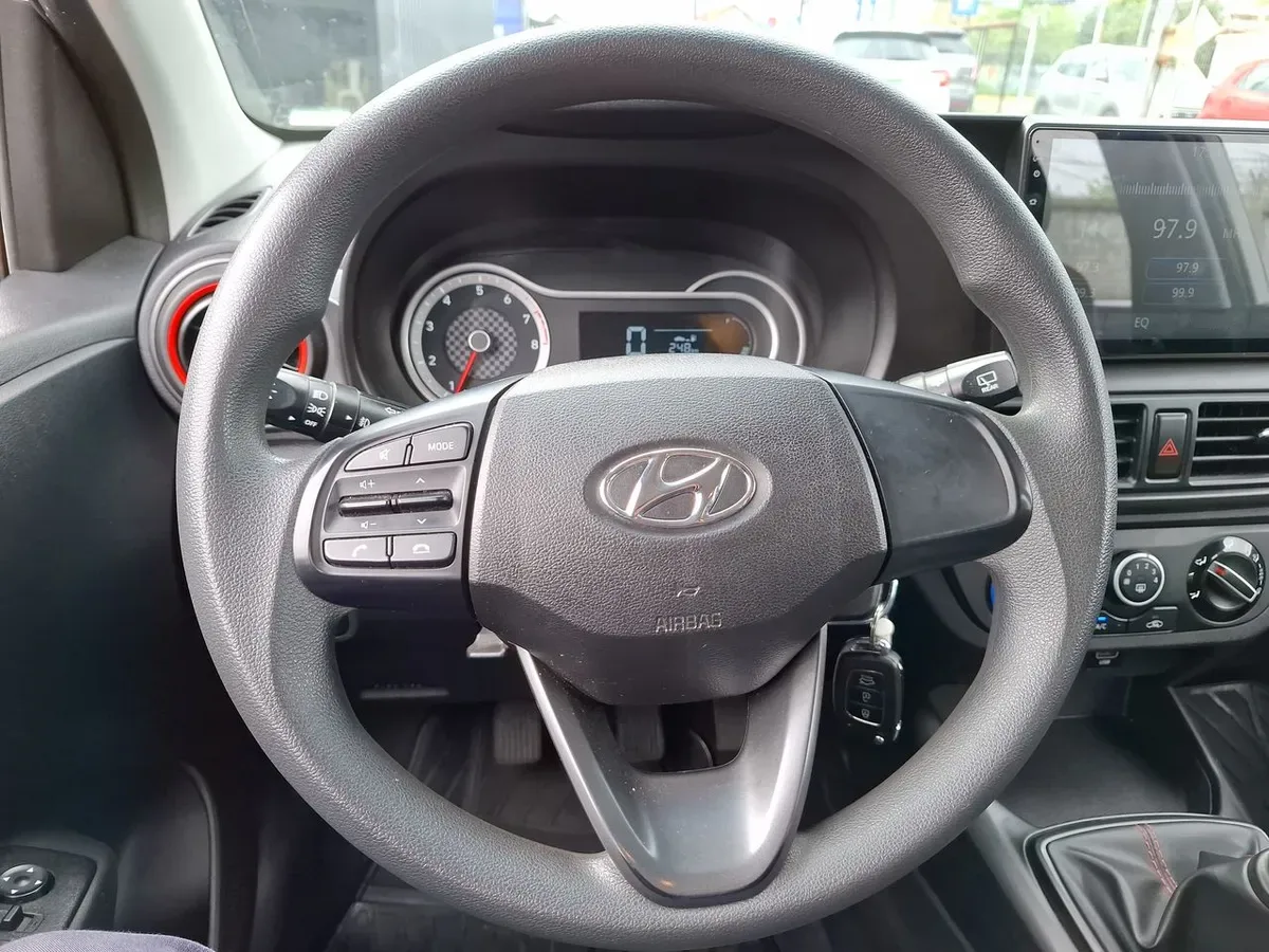 Hyundai Grand I10 1.2 Plus 4x2 Hb Mt 5p año 2024