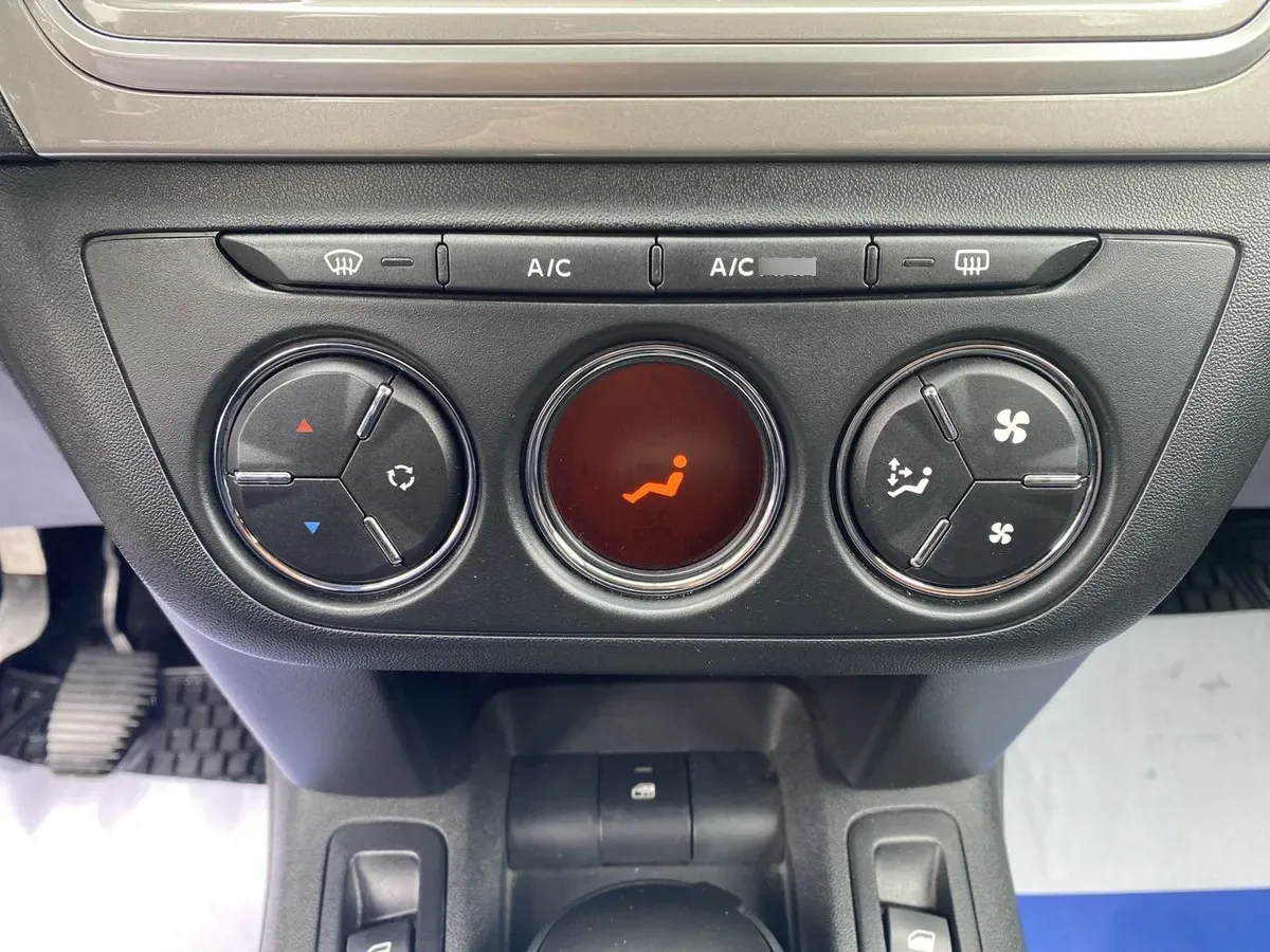 Citroen C-Elysee 1.5 Feel Pack Hdi Diesel 4x2 100 Bvm Mt 4p año 2024
