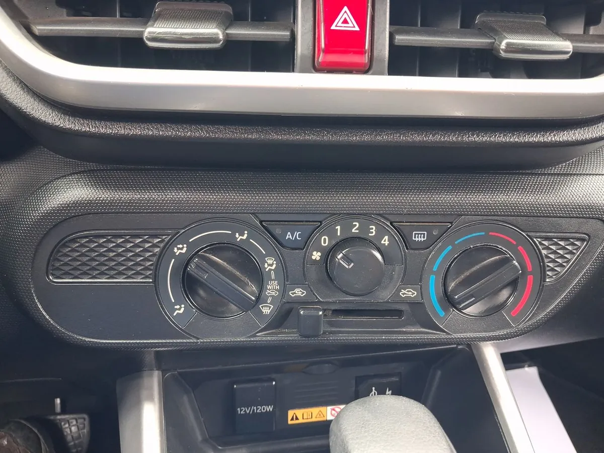 Toyota Raize 1.2 E 4x2 At 5p año 2023