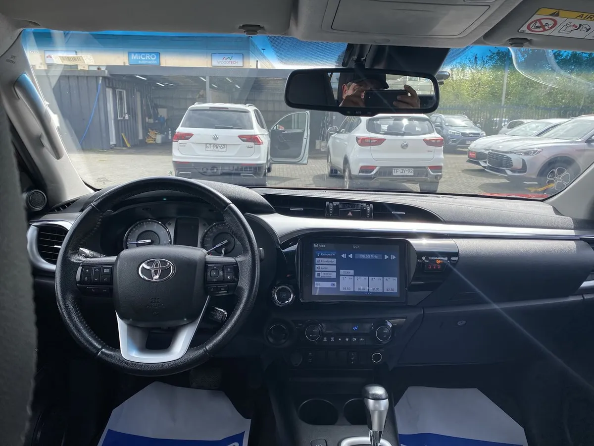 Toyota Hilux 2.8 Srv Diesel 4x4 Dob. Cab. At 4p año 2024