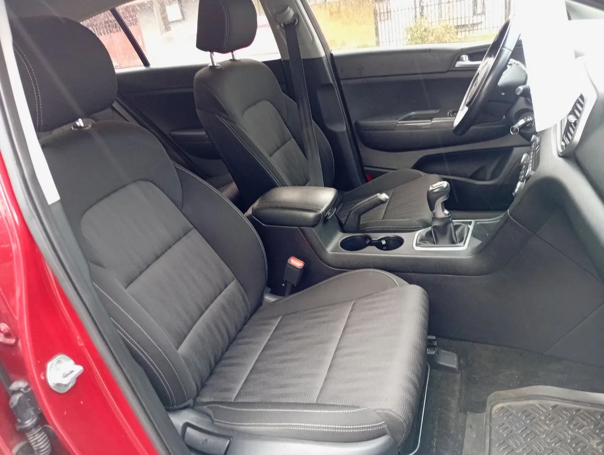Kia Sportage 2.0 Lx 2wd 6mt 5p año 2020