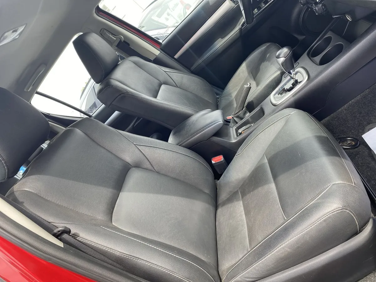 Toyota Hilux 2.8 Srv Diesel 4x4 Dob. Cab. At 4p año 2024