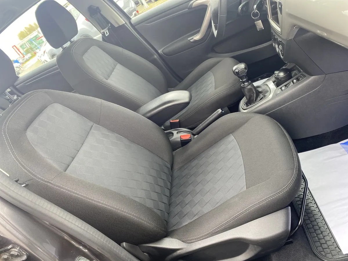 Citroen C-Elysee 1.5 Feel Pack Hdi Diesel 4x2 100 Bvm Mt 4p año 2024