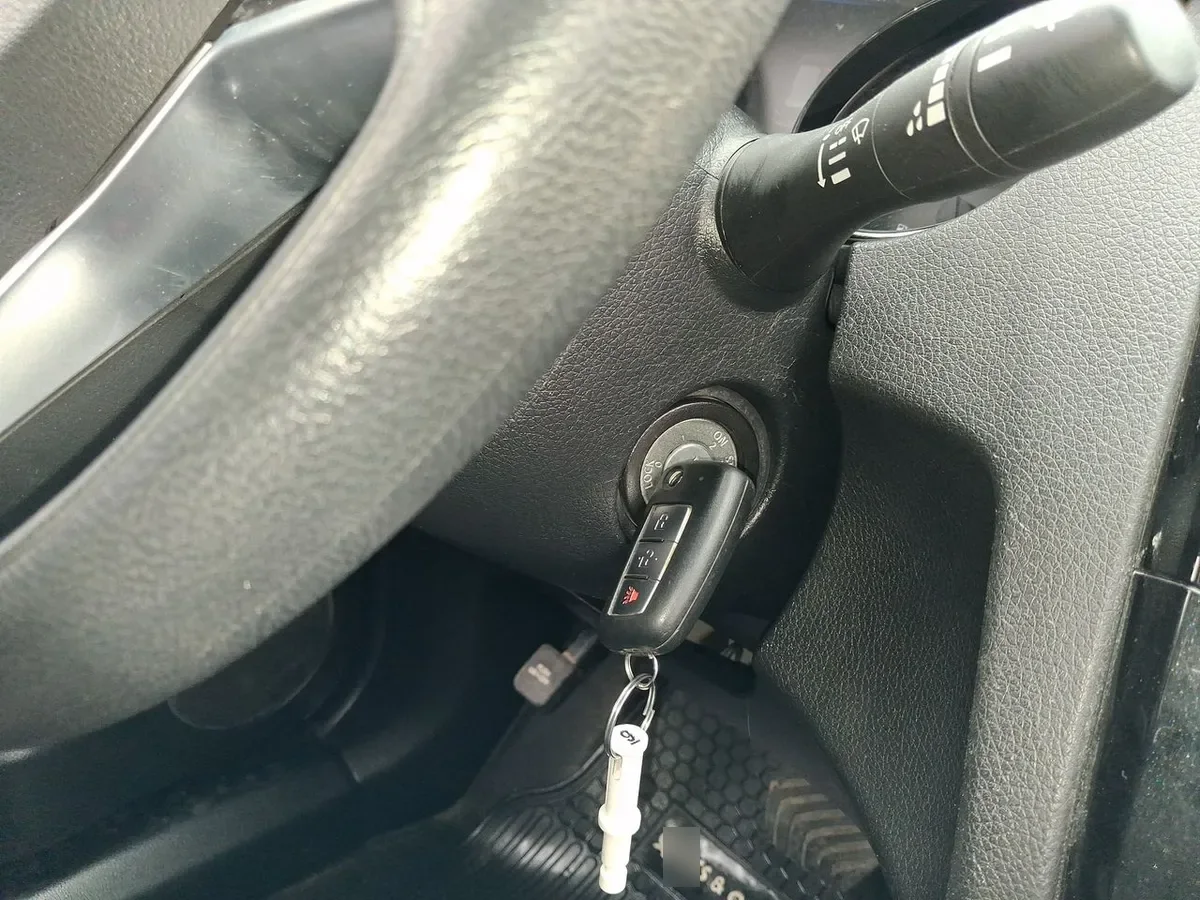 Nissan X-Trail 2.5 Sense 4x2 2row Cvt At 5p año 2023