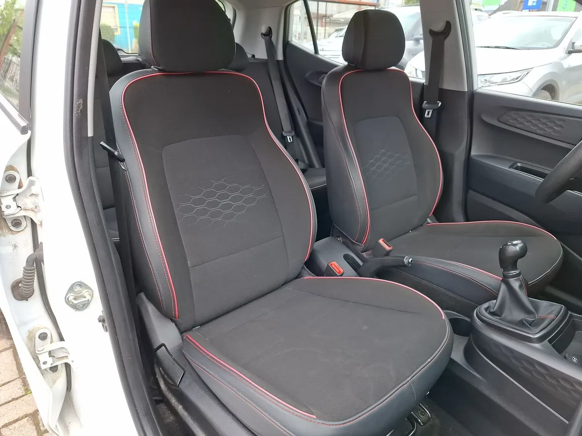 Hyundai Grand I10 1.2 Plus 4x2 Hb Mt 5p año 2024