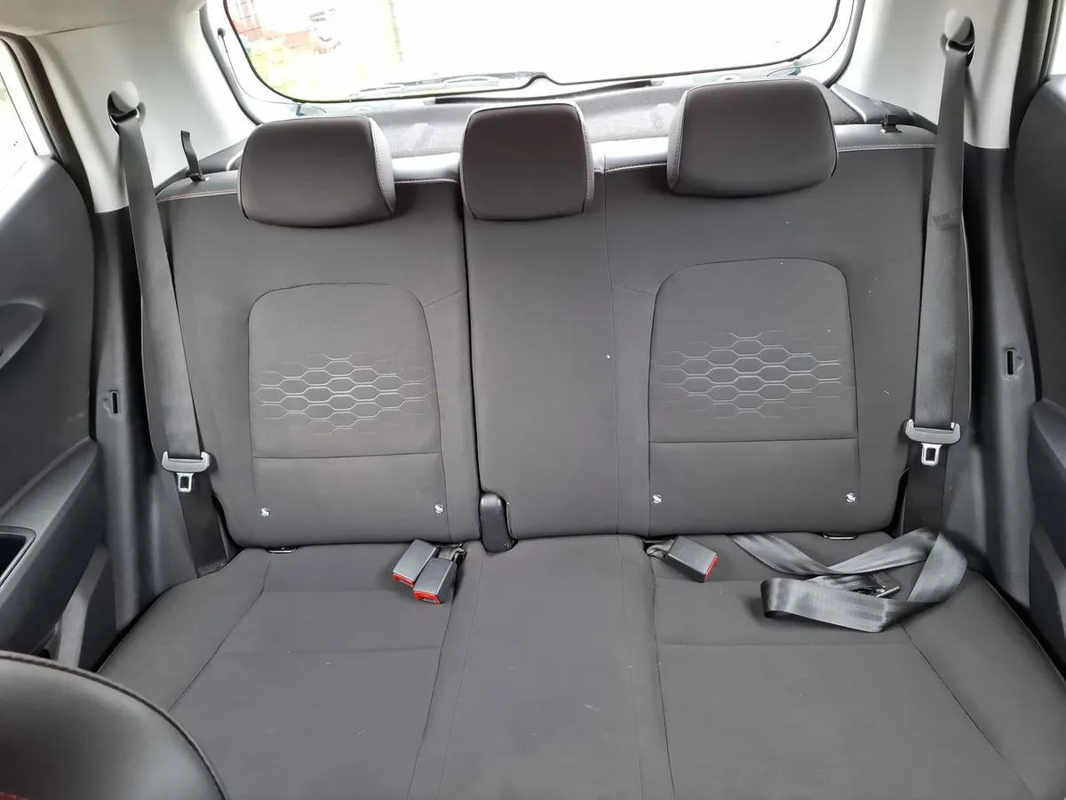 Hyundai Grand I10 1.2 Plus 4x2 Hb Mt 5p año 2024