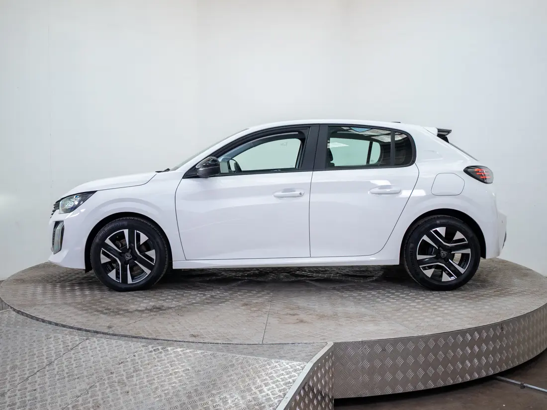 Peugeot New 208 Mca Active Gasolina 100hp Mt año 2026