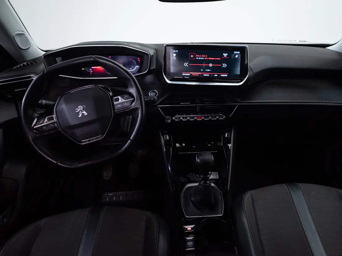 Peugeot 2008 1.2 Allure Pack Puretech 130 Mt año 2021