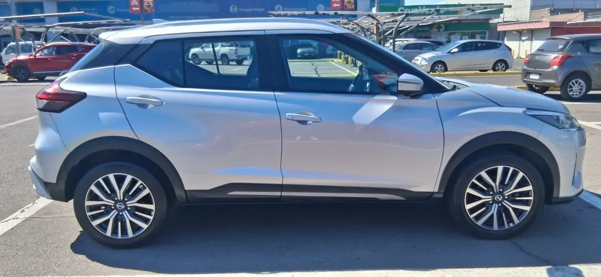 NISSAN KICKS 1.6 Sense Mt año 2021