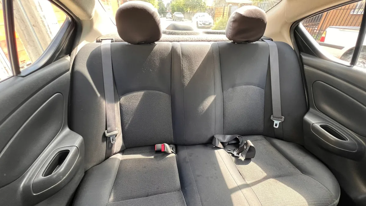 NISSAN VERSA 1.6 Sense Ll Mt año 2013