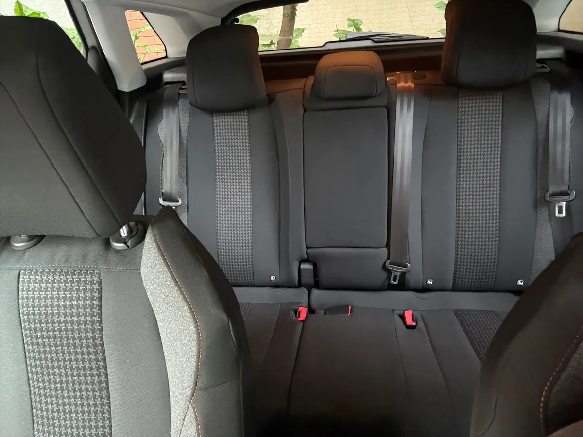 PEUGEOT 3008 1.5 Active At Diesel año 2019