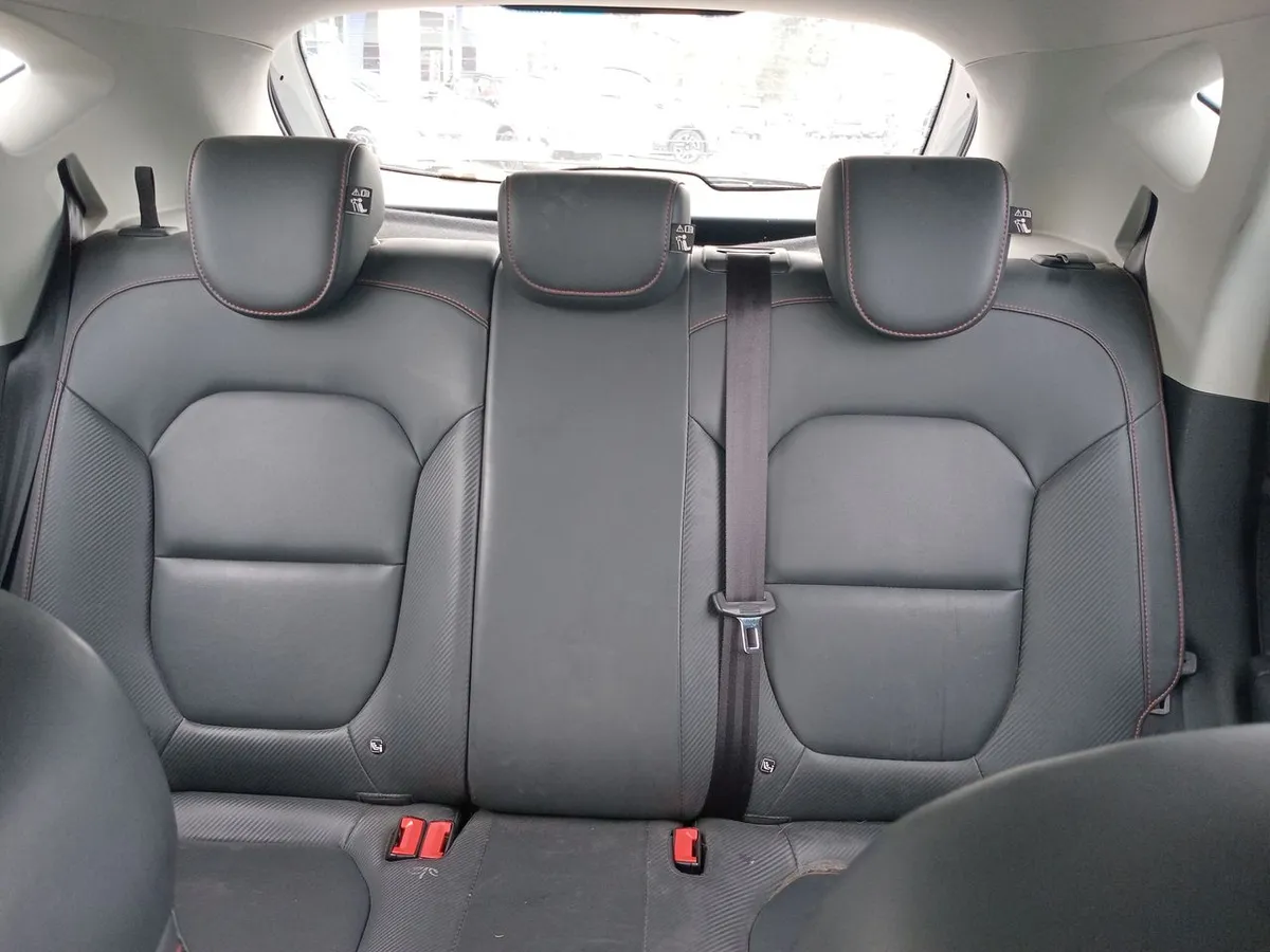 MG Mg Zx 1.5 Dlx 4x2 Mt 5p año 2023