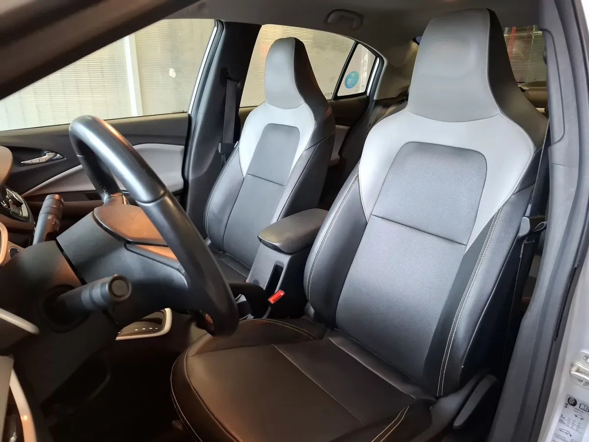 Chevrolet Onix 1.0t Premier 4x2 Sdn At 4p año 2023