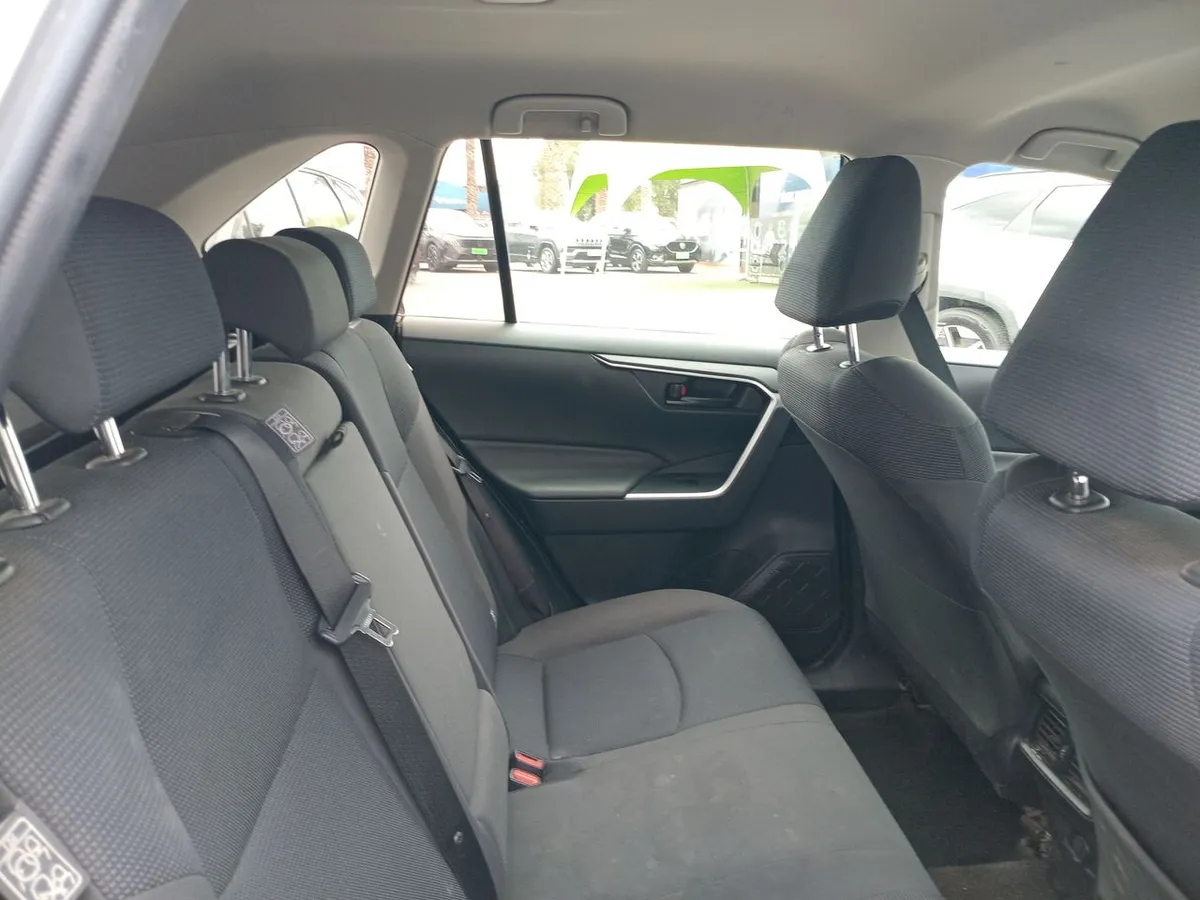 Toyota Rav 4 2.0 Le 4x4 Mt 5p año 2022