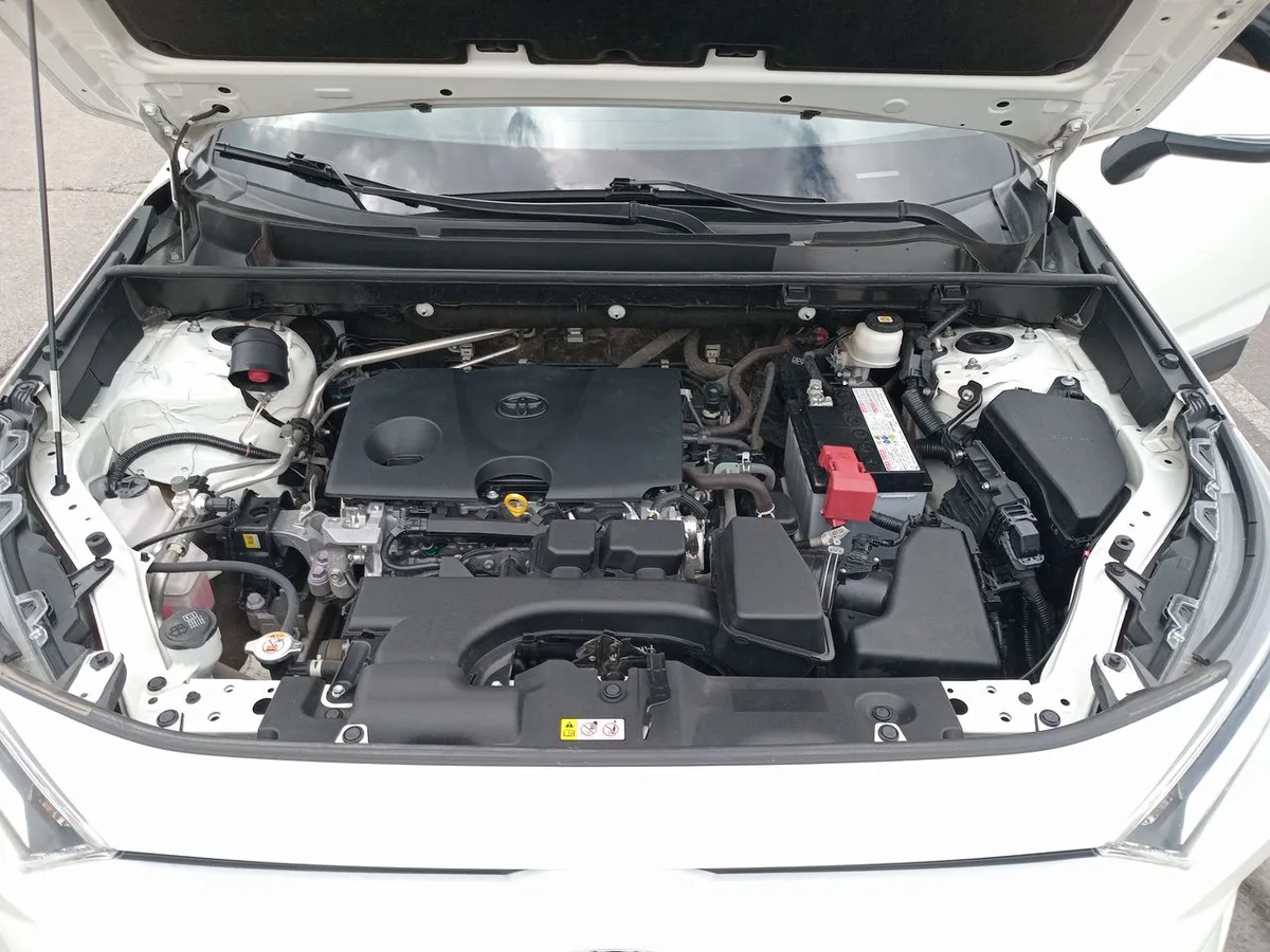 Toyota Rav 4 2.0 Le 4x4 Mt 5p año 2022