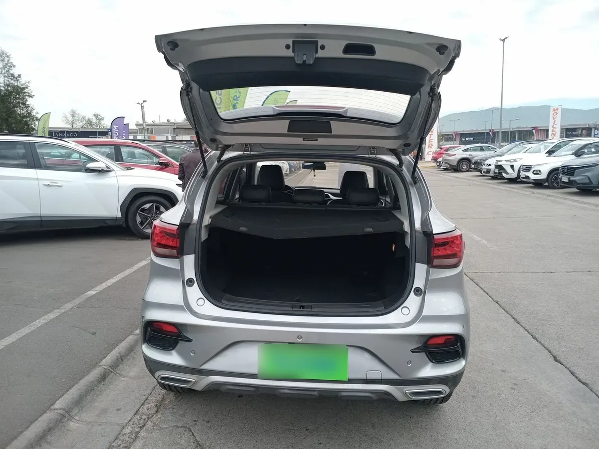 MG Mg Zx 1.5 Dlx 4x2 Mt 5p año 2023
