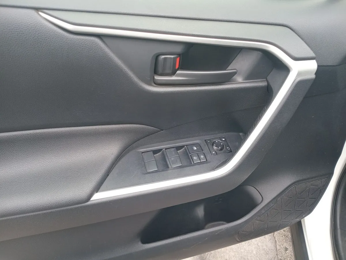 Toyota Rav 4 2.0 Le 4x4 Mt 5p año 2022