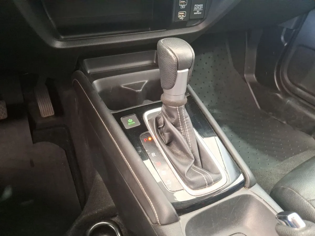 Honda City 1.5 Exl 4x2 Hb At 5p año 2023