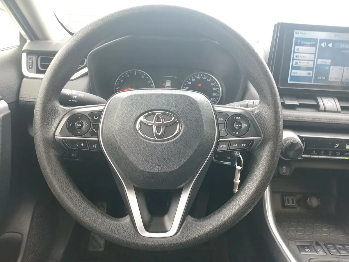 Toyota Rav 4 2.0 Le 4x4 Mt 5p año 2022