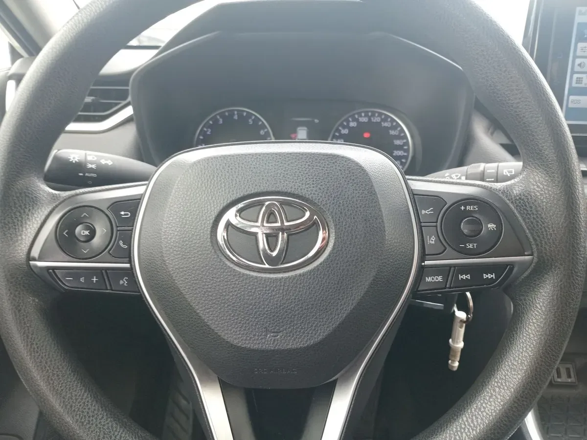 Toyota Rav 4 2.0 Le 4x4 Mt 5p año 2022