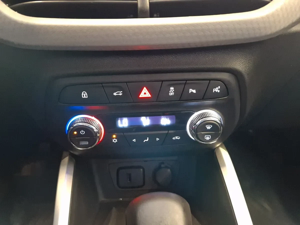 Chevrolet Onix 1.0t Premier 4x2 Sdn At 4p año 2023
