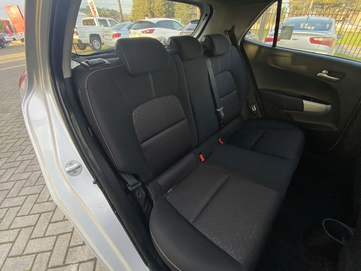 Kia Morning 1.0 Ex 4x2 Hb Abs 5mt 5p año 2022