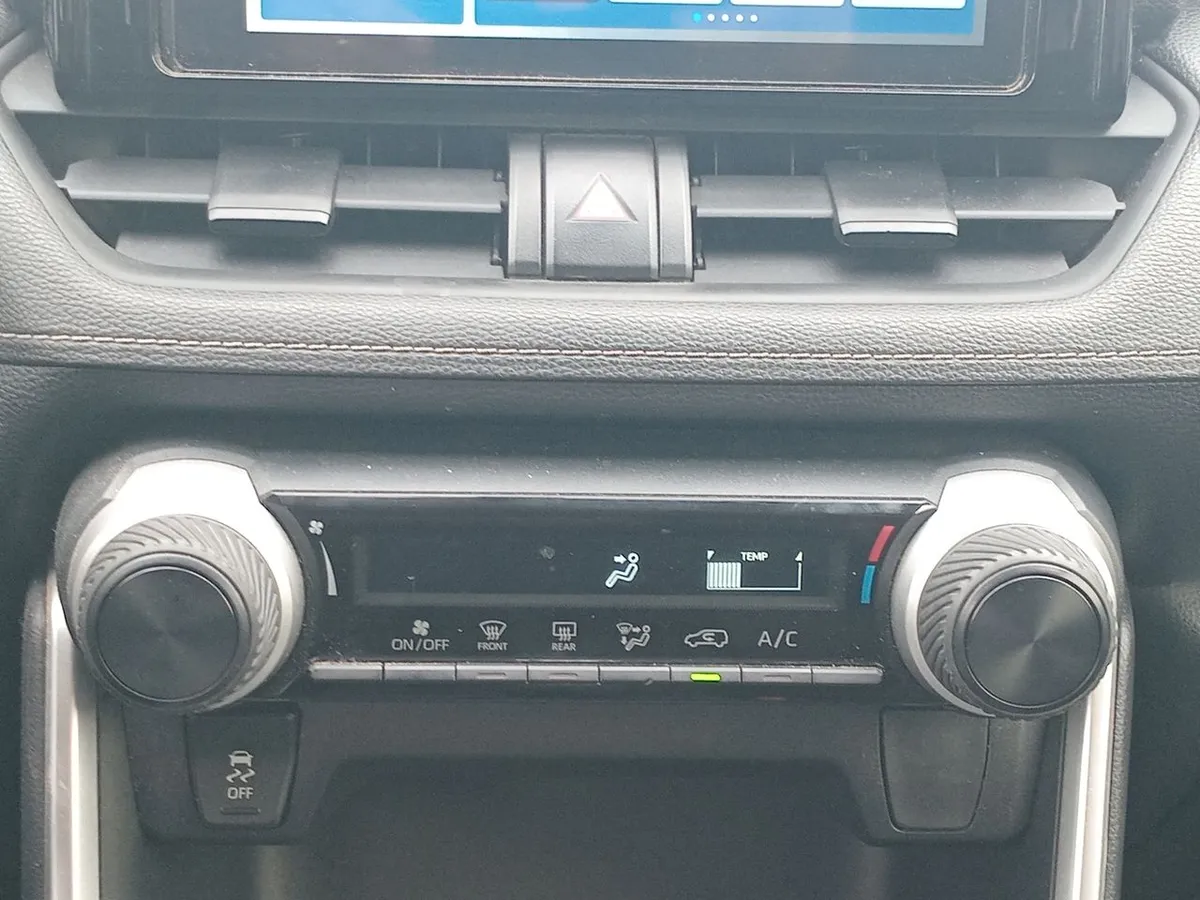 Toyota Rav 4 2.0 Le 4x4 Mt 5p año 2022
