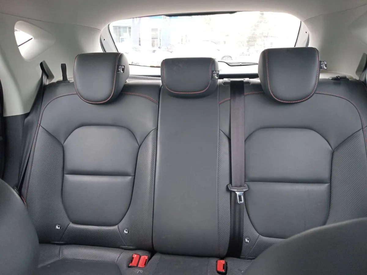 MG Mg Zx 1.5 Dlx 4x2 Mt 5p año 2023