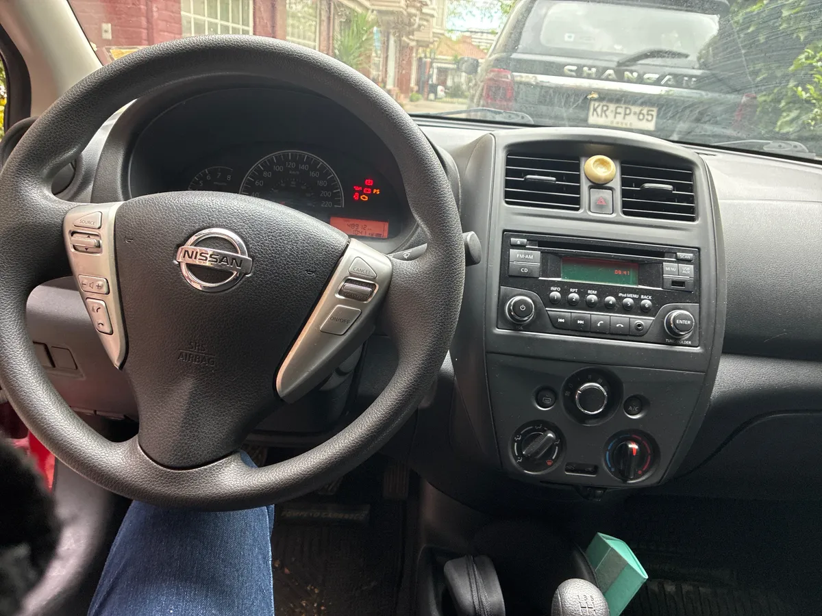 NISSAN VERSA 1.6 Sense Mt Nlb-151 año 2015