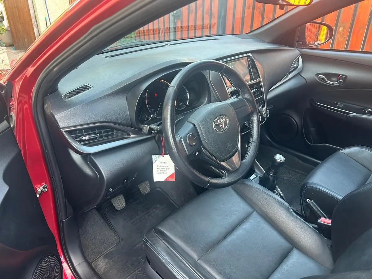 TOYOTA YARIS 1.5 Sedan Xli C Mt año 2022
