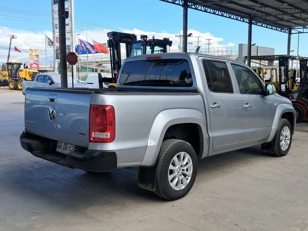 Volkswagen Amarok Comfortline 2.0 At 4x4 año 2023