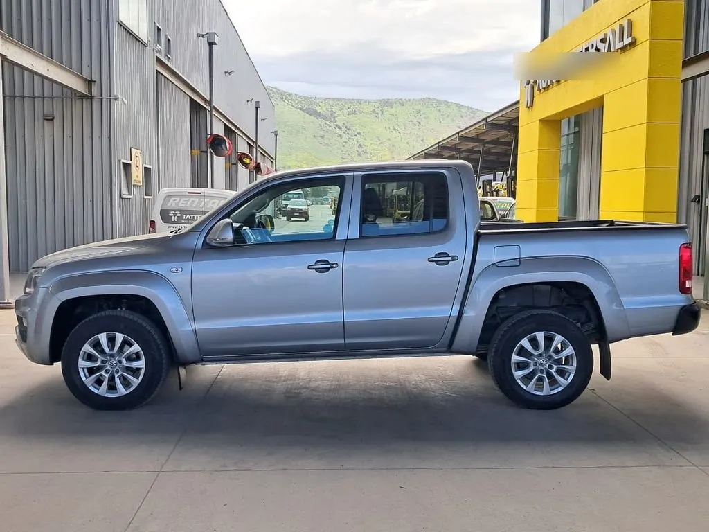 Volkswagen Amarok Comfortline 2.0 At 4x4 año 2023