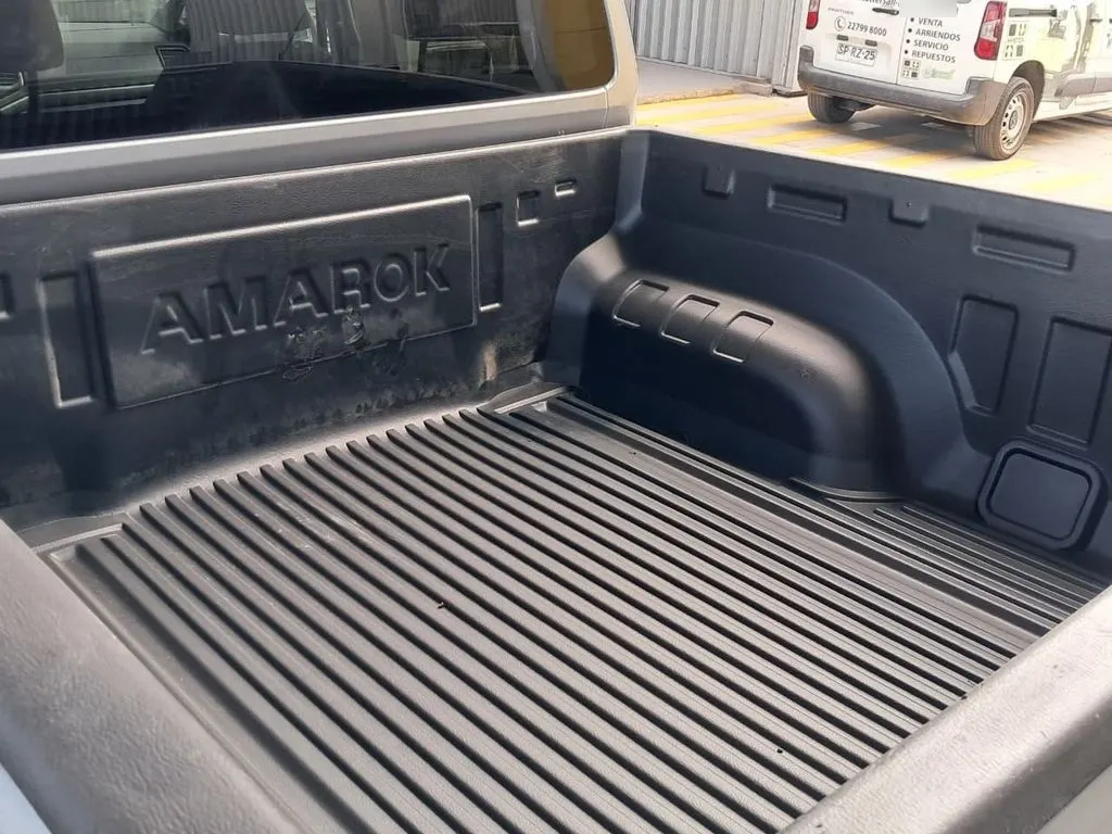 Volkswagen Amarok Comfortline 2.0 At 4x4 año 2023