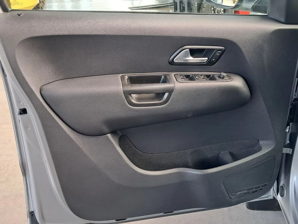 Volkswagen Amarok Comfortline 2.0 At 4x4 año 2023